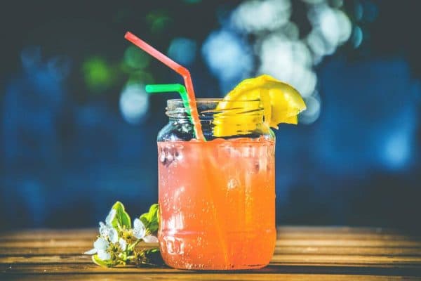 un-barman-jongleur-a-domicile-vous-en-reviez